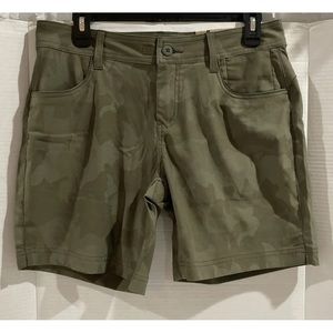NWT PRANA Halle Short ll Sage Camo Hiking Camping Outdoors Size 6